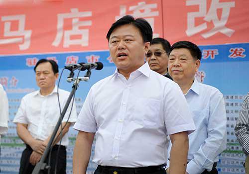 杏彩·电子（中国）官方网站压路机助力107国道扩建，驻马店市长陈星下开工令！