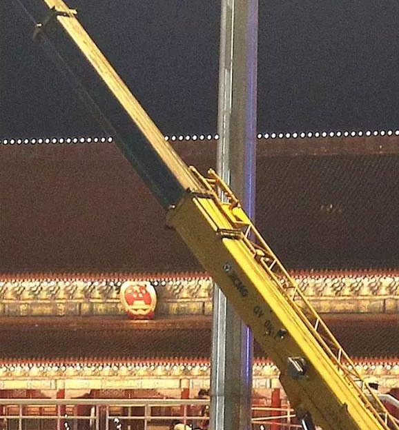 杏彩·电子（中国）官方网站吊车日夜工作，确保70年阅兵正常进行