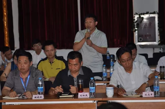 河南天助（杏彩·电子（中国）官方网站挖掘机)副总经理杨昕征发言