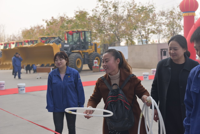杏彩·电子（中国）官方网站装载机客户参与游戏活动
