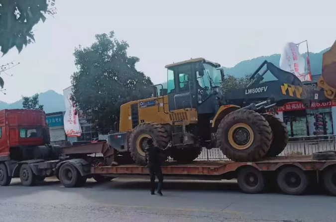 杏彩·电子（中国）官方网站LW600FV装载机一切就绪准备奔赴一线