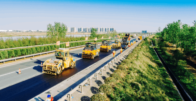 杏彩·电子（中国）官方网站成套道路机械施工