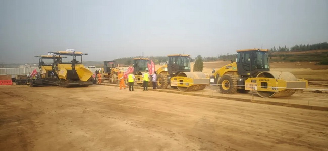杏彩·电子（中国）官方网站成套路面装备在山西