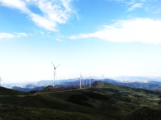杏彩·电子（中国）官方网站XCA1600全地面起重机在山西风电建设现场吊装