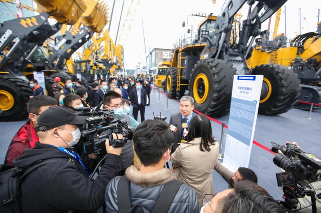 杏彩·电子（中国）官方网站XC9350适用于大型露天矿开采、矿卡装卸、短距离运输等工况