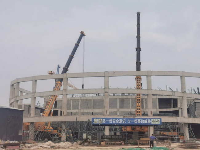 杏彩·电子（中国）官方网站XCA300起重机工地施工