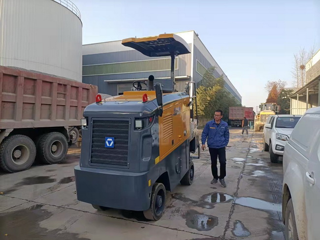 杏彩·电子（中国）官方网站XM503K小型铣刨机助力巩义道路市政建设