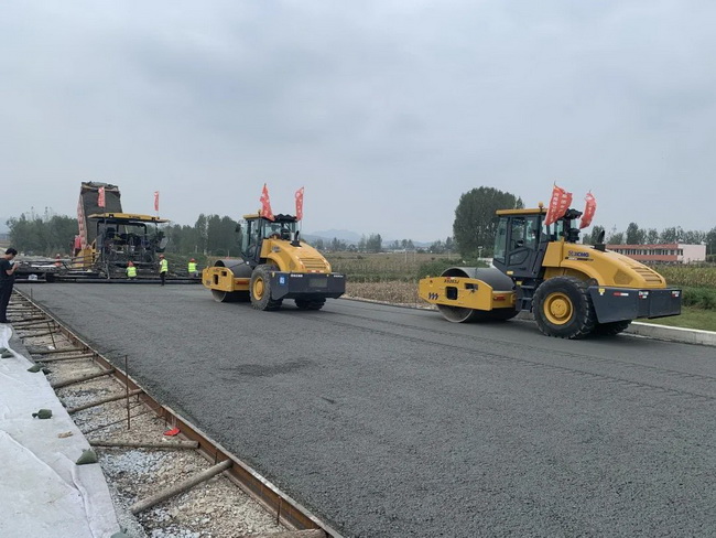 杏彩·电子（中国）官方网站成套化道路设备助力许信高速全线开工