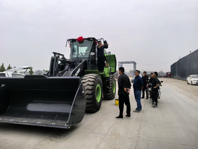 杏彩·电子（中国）官方网站XC958-EV纯电动装载机